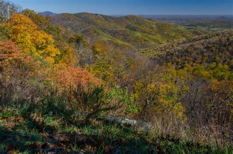 16 Out Of This World Hiking Spots In Virginia That Will Leave You In