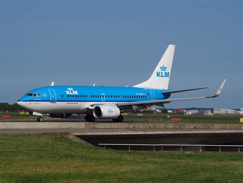 Klm Boeing 737 700 Lands In Amsterdam With Open Cargo Door