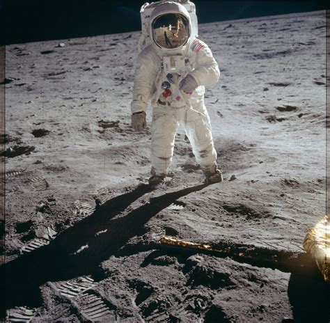 7 Easy Ways You Can Tell For Yourself That The Moon Landing Really Happened