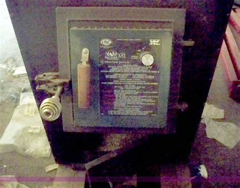 hot blast wood stove by johnson energy system in wichita ks item 4313 sold purple wave