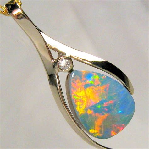 8ct 14k Gold Natural Australian Opal Diamond Pendant Jewelry Gem