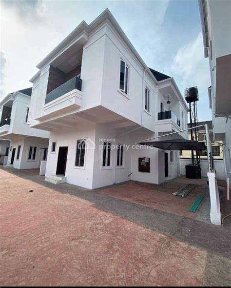 for rent solidly built 4 bedroom detached duplex in a very secured estate oral estate lekki