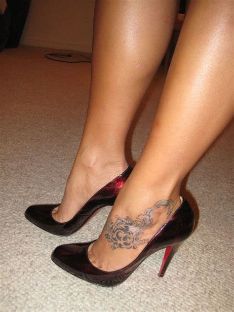Pin By Inta Martinsen On Body Tatoo Fashion High Heels Heels Red Bottom High Heels