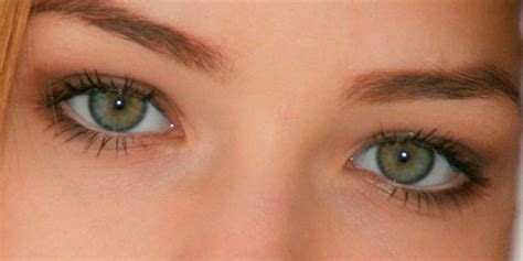 El Misterio De Los Ojos Verdes Hermosura Pero Debilidad
