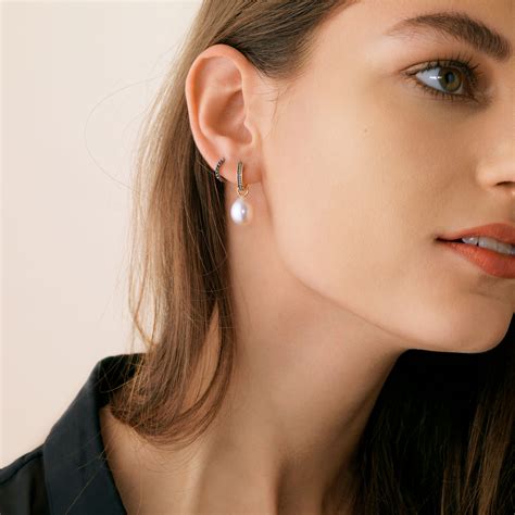 18ct Gold Baroque Pearl Earring Drops Annoushka UK