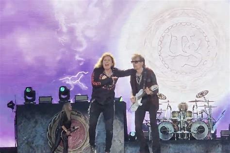 Watch Steve Vai Join Whitesnake Onstage For Still Of The Night The