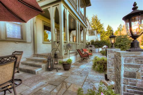 Outdoor Living Area Traditional Landscape Portland