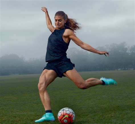 Vogues Hamish Bowles Trains With Soccer Star Alex Morgan Women S