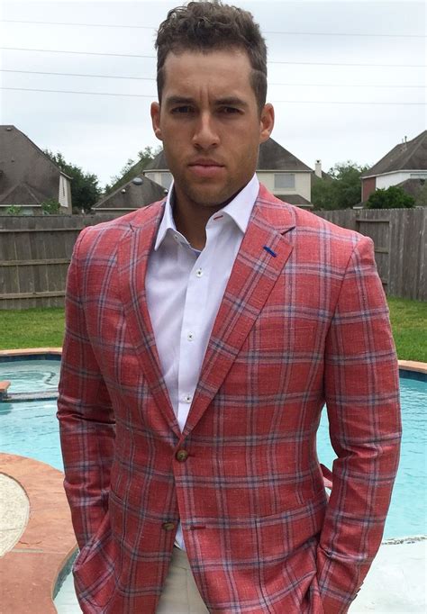 Prior to being drafted by the astros in the first round of the 2011 mlb draft, springer played college baseball at university of connecticut. George Springer of the Houston Astros wearing a b.spoke sportcoat made with Gladson fabric. Get ...