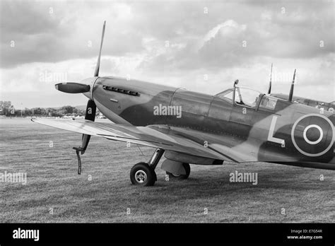 Spitfire Ww2 1940s World War Ii Royal Air Force Black And White Stock