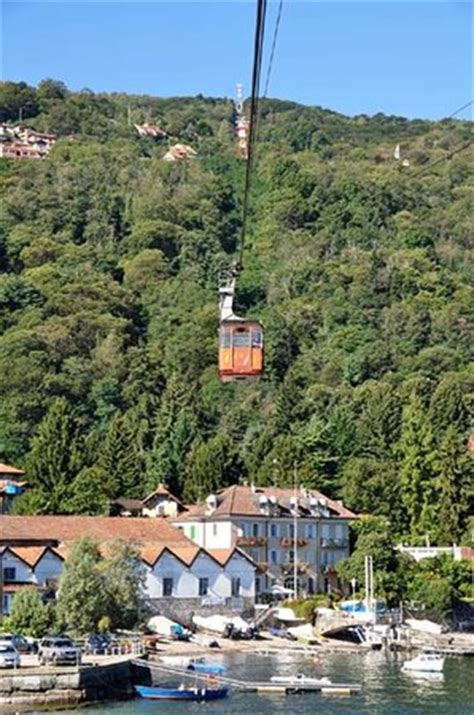 If you love nature, relaxation and amusement, come and take a trip up the cable car with us! Mottarone Cable Car (Stresa) - 2020 Alles wat u moet weten ...