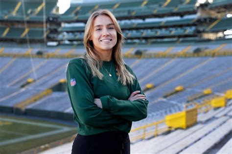 Erin Roberge Is Packers First Full Time Female Athletic Trainer