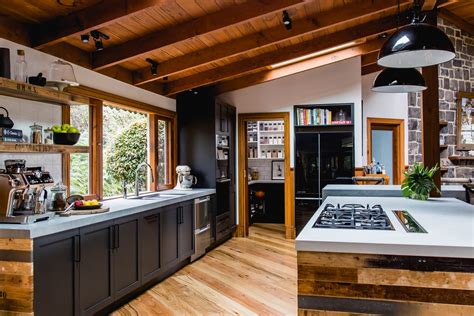 Smith And Smith Kitchens Showcase An Industrial Design Theme In This Space