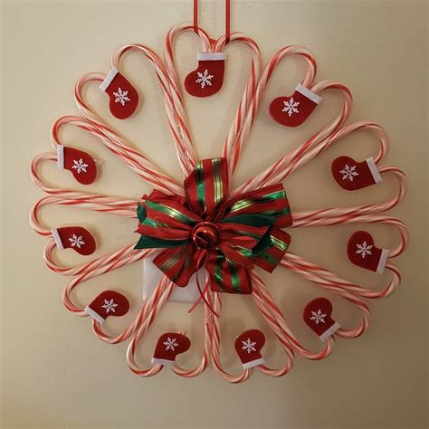 50 Candy Cane Crafts That Are The Sweeting Thing About Christmas