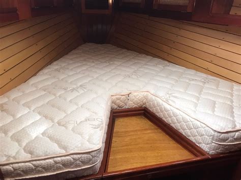 Boat Bedding And Mattress Ideas Inspiration Yachts In