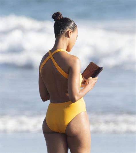 Zoe Saldana In Bikini On The Beach In Malibu 30 GotCeleb