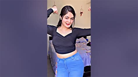 Hot Indian Girl Reel Trending Shorts Desi Indian Saree Bhabhi Latest Hot Reel Indian Beauty
