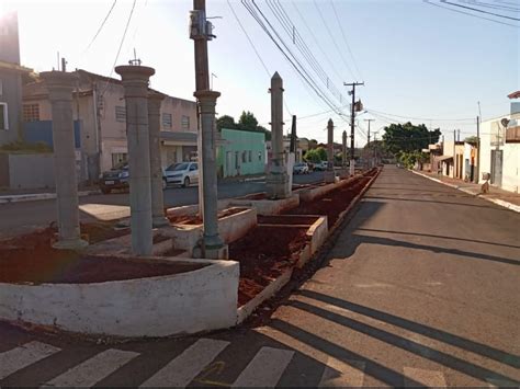 Obra de Reurbanização da Avenida Getúlio Vargas Prefeitura Municipal de Santa Cecília do Pavão