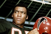 Atlanta Falcons’ Hall of Fame DE Claude Humphrey Passes Away at 77 ...