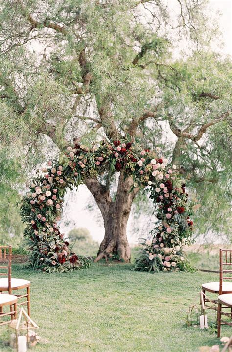 27 Beautiful Floral Wedding Arches To Swoon Over 1 Fab Mood Wedding