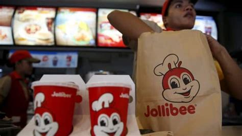 Jollibees 1st Canadian Location Opens In Winnipeg As Hundreds Wait In