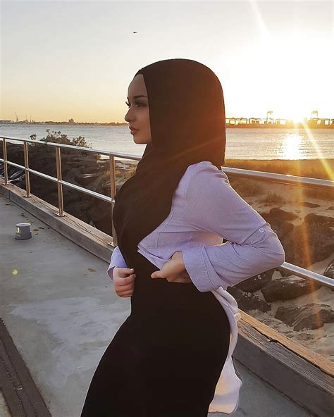 Arab Hijab Big Booty Babe Muslim Chick 3754