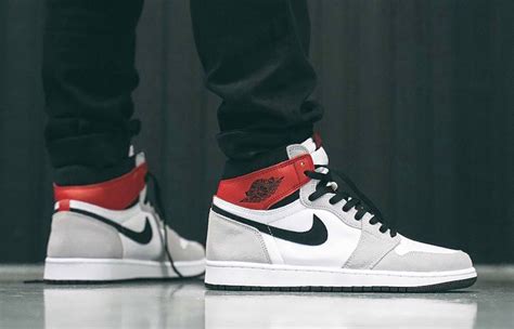 When looking at some of the recent air jordan 1 low unveilings, there's a noticeable pattern in its color schemes in the sense that it is starting to appear in more makeovers that play off of previous. Nike Air Jordan 1 Retro High Light Smoke Grey 555088-126 ...