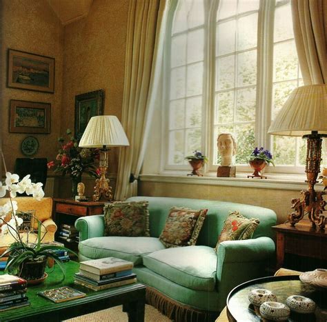 Feminine English Country Rooms English Country Sitting Room Sitting