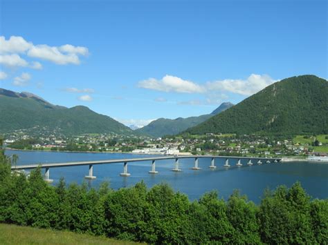 Volda floorball club welcomes you to a free summer camp in week 31. Sykkylven, Noruega Información Turística