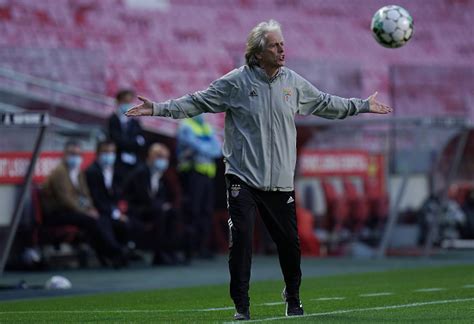 'Pasukan Itu Tiada Apa' - Pengurus Benfica Tolak Perbandingan Dengan