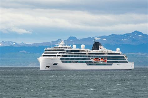 Cruise Passenger Dies When ‘rogue Wave Hits Viking Ship By Antarctica The Washington Post