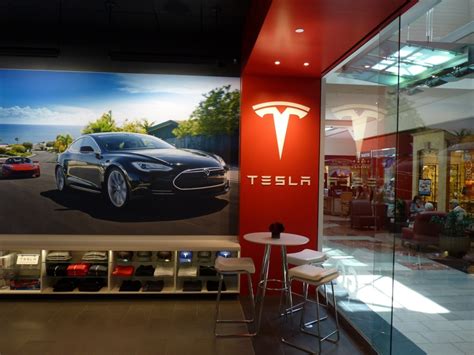 Tesla Opens Portland Store Passes A Million Visitors So Far In 2012