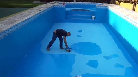 Pintura De Piscina De Fibra De Vidro Manchada Desbotada Sem Cor