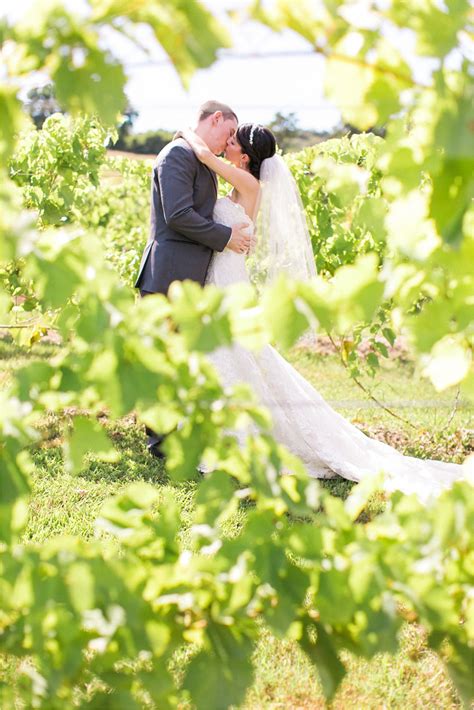 Red Maple Vineyard Wedding Amy Phil Amy Rizzuto Photography