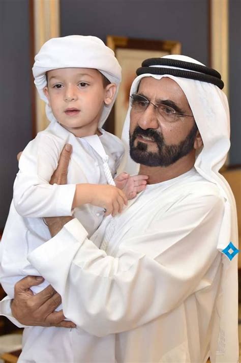 zayed bin mohammed bin rashid al maktoum con su padre mohammed bin rashid al maktoum 24 09