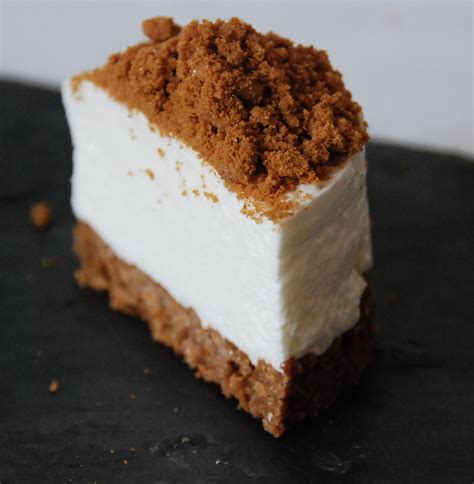 Préparation de la recette cheesecake new yorkais sans cuisson étape par étape : Cheese-cake chèvre et spéculoos | Cuisine plurielle