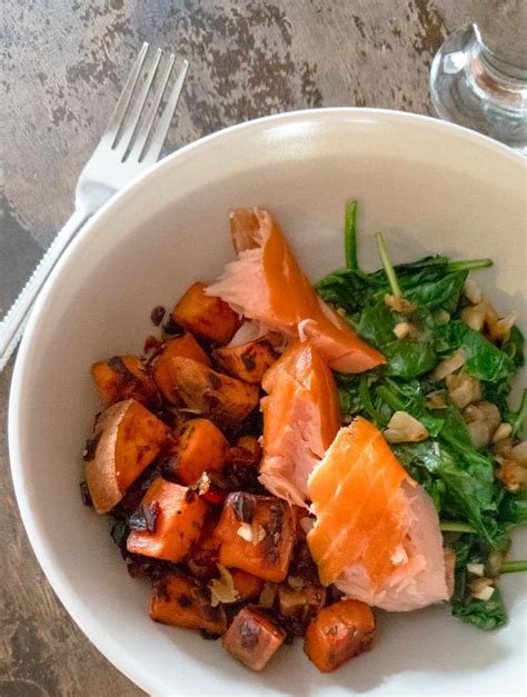 Eat the reheated salmon as soon as possible. Egg- Free Smoked Salmon Breakfast Bowl | Recipe | Smoked ...