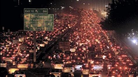 Friday Frenzy Festive Rush Put Brakes On Delhi Traffic Latest News