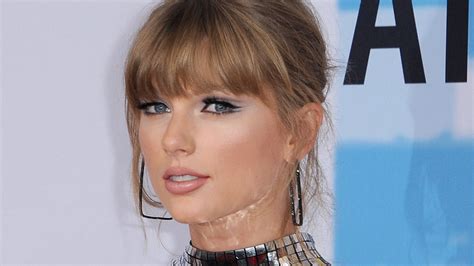 How To Replicate Taylor Swifts Makeup Routine Celebrity Hub