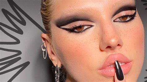 The Biggest Autumn 2021 Eyebrow Trends Disco Brows And Bleached Arches Glamour Uk