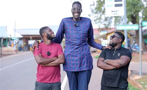 Meet Sulemana Abdul Samed The Acclaimed Tallest Man In The World From Ghana NewsWireNGR
