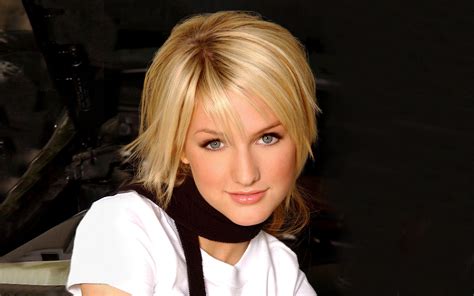 X Free High Resolution Wallpaper Ashlee Simpson Coolwallpapers Me