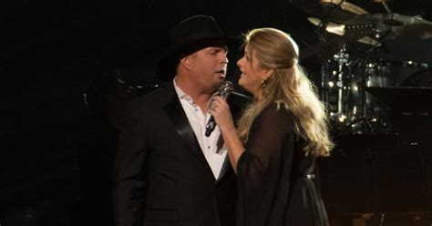 7.merry christmas means i love you. Garth Brooks And Trisha Yearwood Celebrate The Best 15 Years Wiov Fm