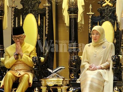 Sebelumnya, pencopota dua adik sultan hb x ini tercantum dalam surat sultan hb x yang dikeluarkan pada 2 desember 2020 dan ditandatangani raja keraton yogyakarta, sri sultan hamengku buwono ka 10. Raut Wajah Manis, Mesra & Berjiwa Rakyat, Kenali Raja ...
