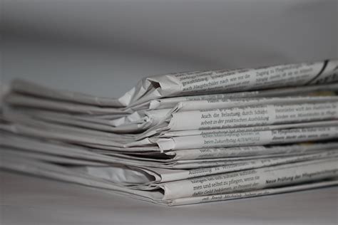 Folded Newspapers 158651 Kotv