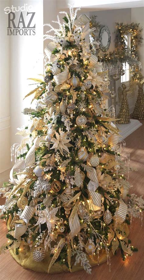 20 Amazing Christmas Decorations In Silver And Gold Decor Home Ideas