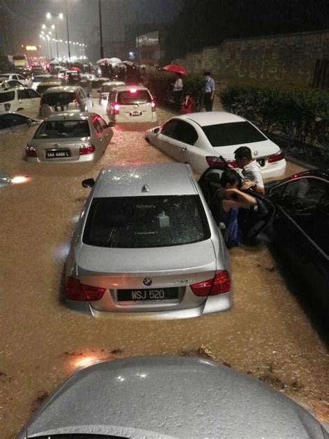 To help keep rates affordable, the federal government. #Malaysia: Vehicles Trapped As Flash Floods Hit Klang Valley After Downpour - Hype Malaysia