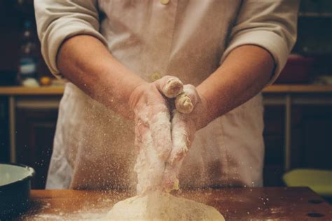 Psychologists Explain The Benefits Of Baking For Other People