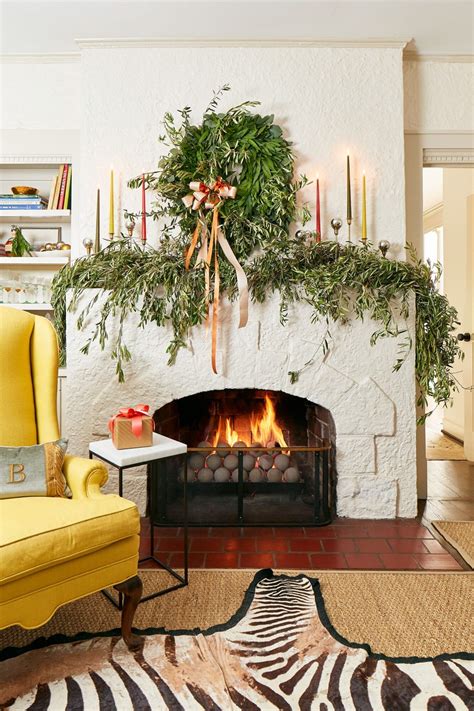 55 Ways To Decorate With Fresh Christmas Greenery In 2020 Christmas