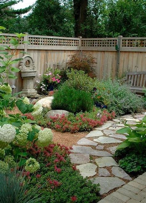 Amazing 50 Affordable Small Backyard Landscaping Ideas